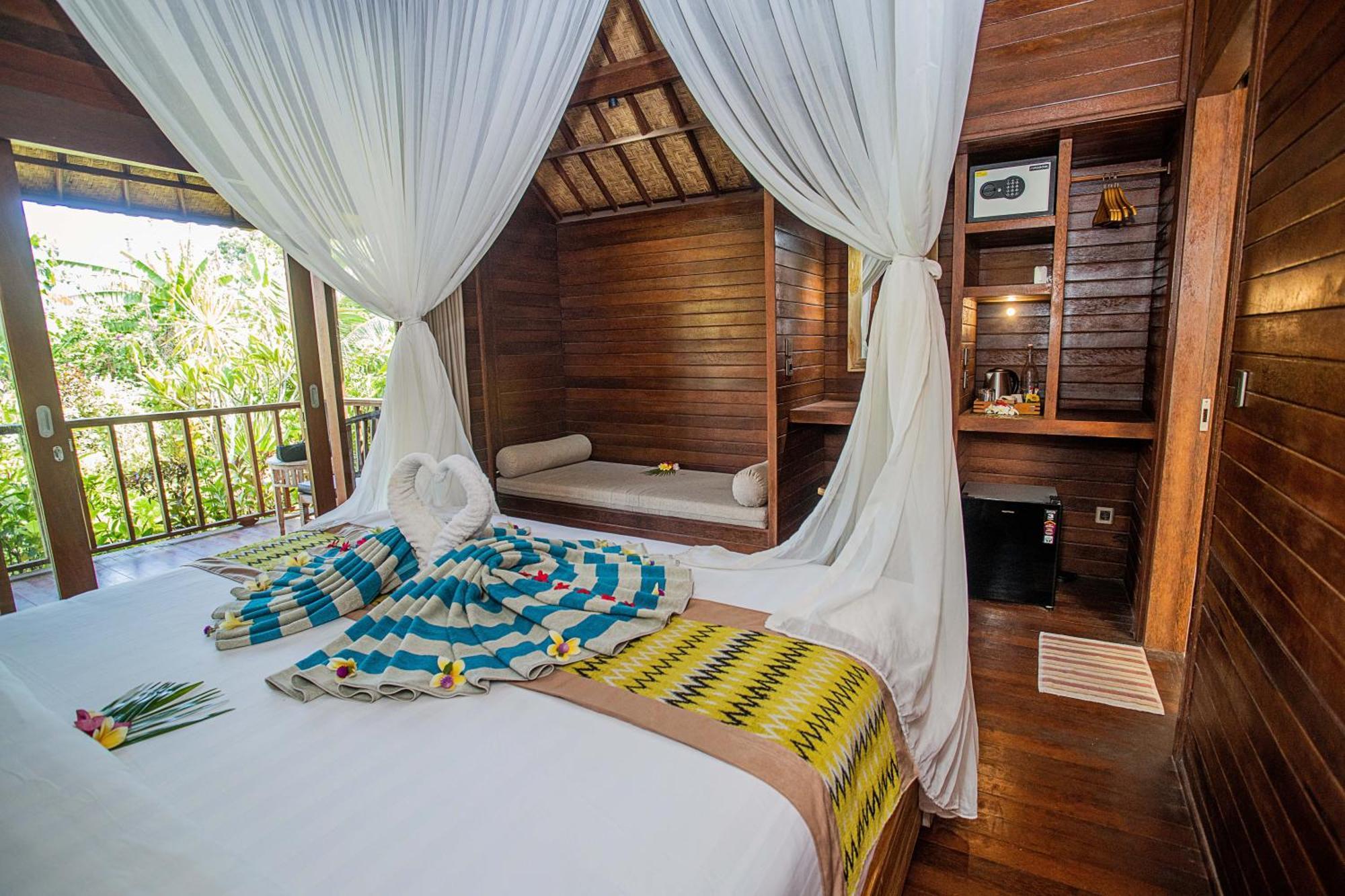 Hotel The Parnas Nusa Lembongan Esterno foto