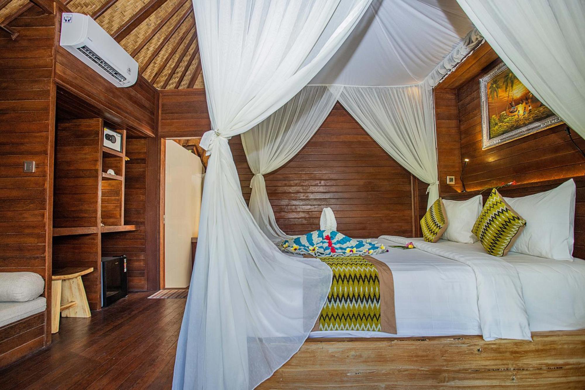 Hotel The Parnas Nusa Lembongan Esterno foto