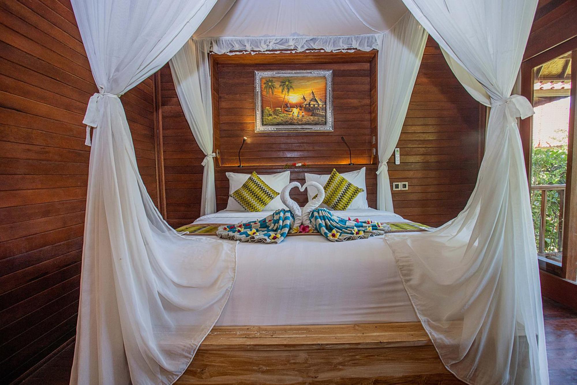 Hotel The Parnas Nusa Lembongan Esterno foto