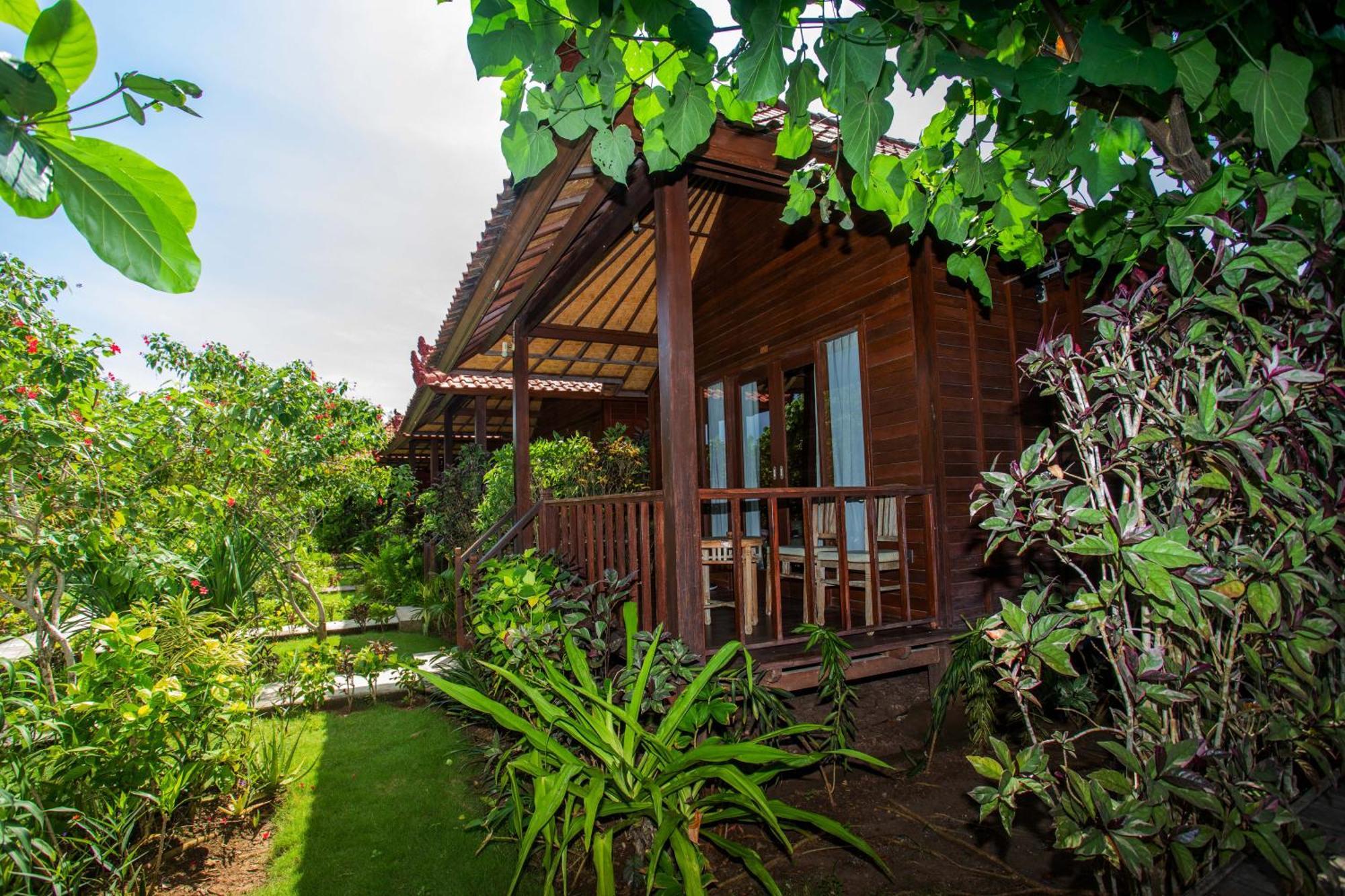 Hotel The Parnas Nusa Lembongan Esterno foto
